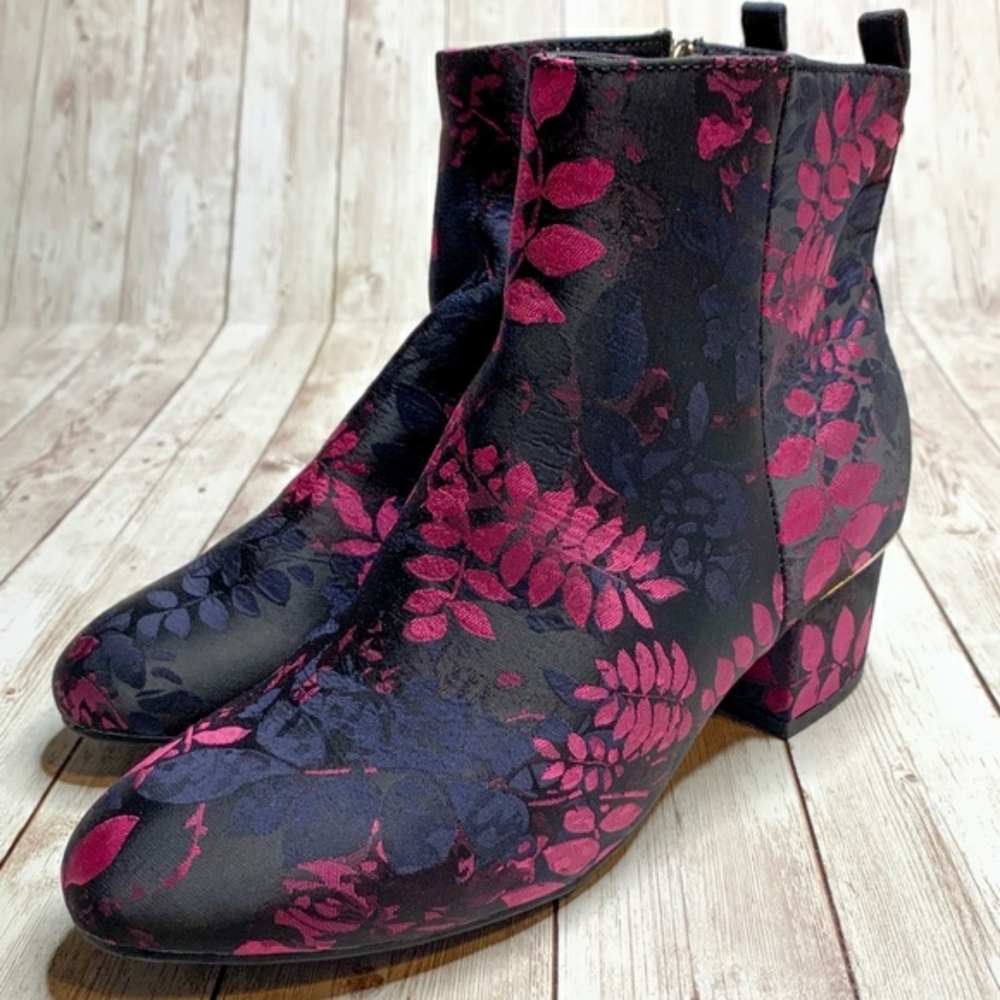 New Liz Claiborne Floral Bootie